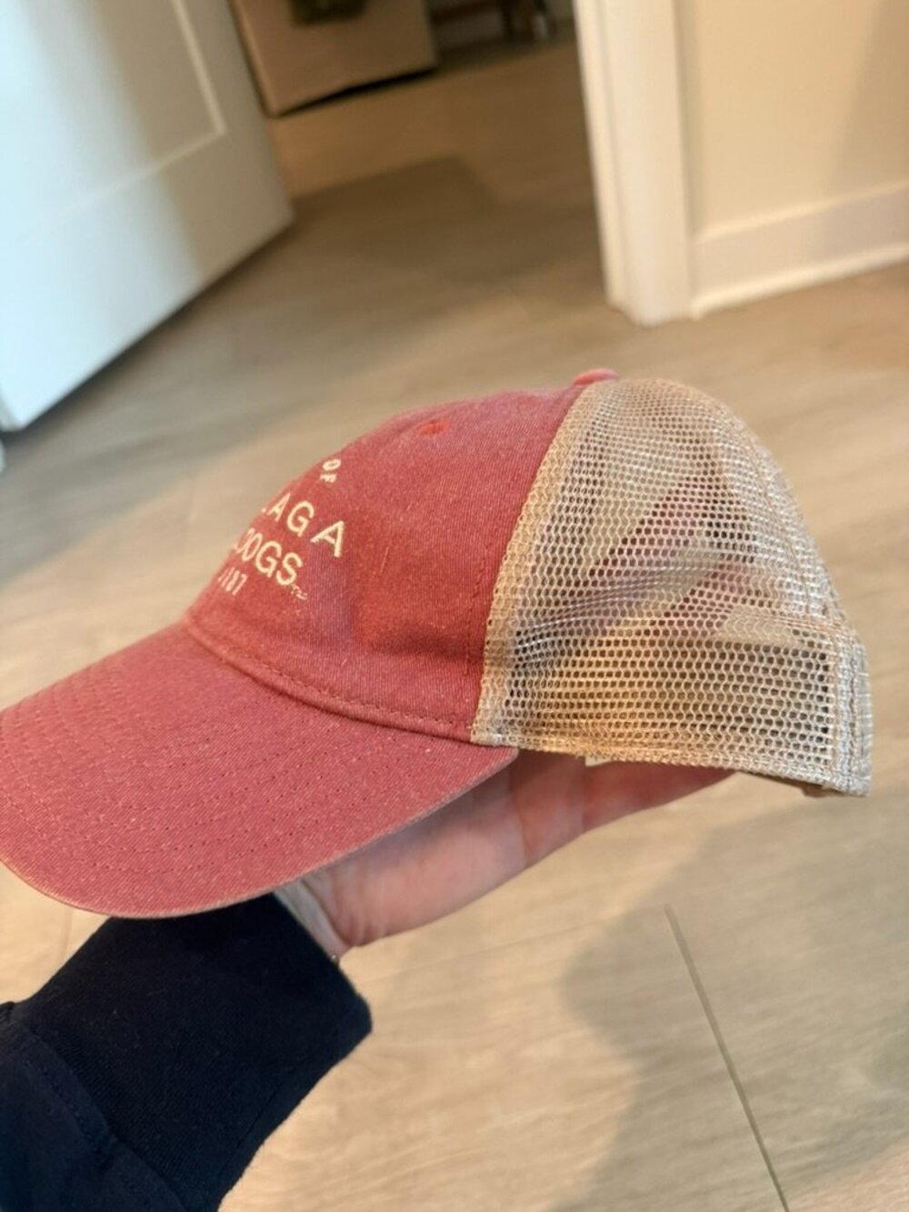 Champion Gonzaga Bulldogs Vintage Wash Trucker Hat Snapback - Picture 2 of 7